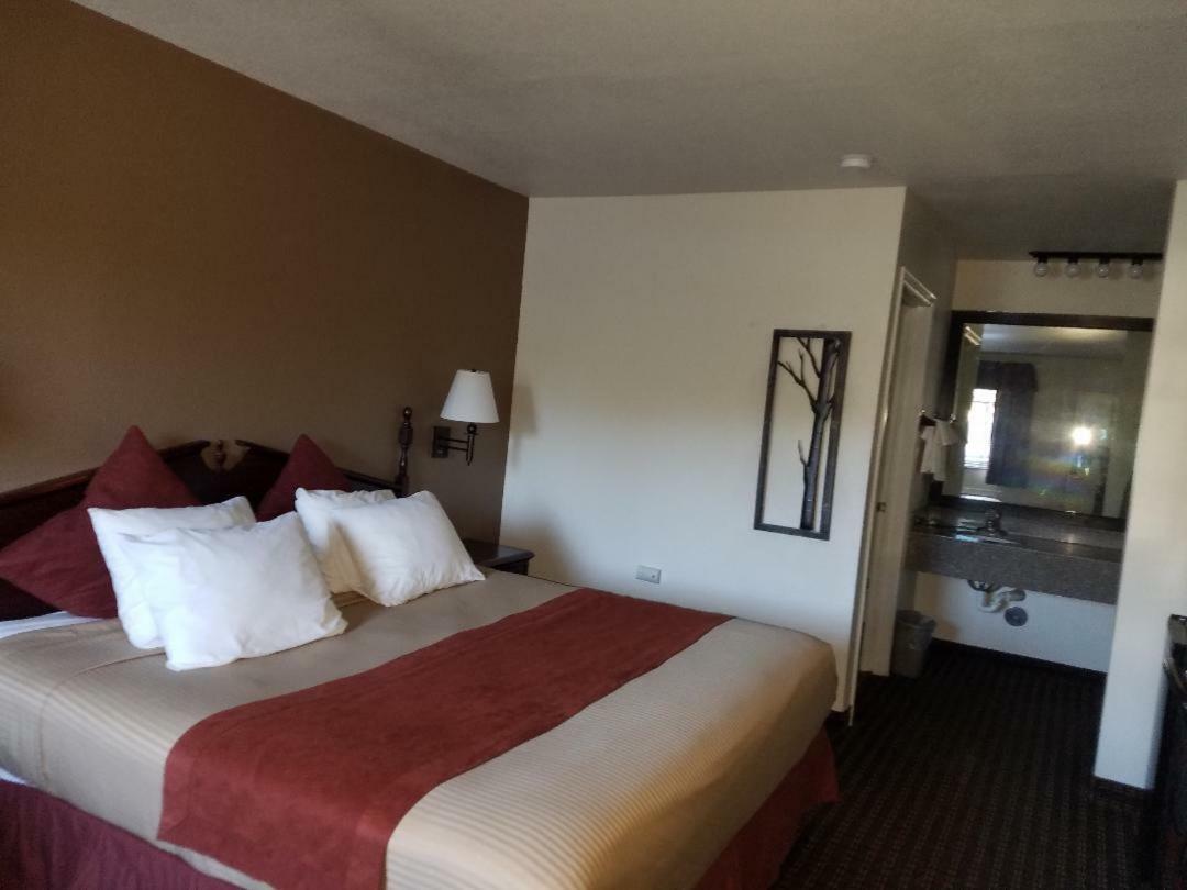 Best Western Johnson City Inn Екстериор снимка